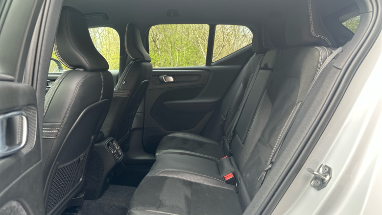 Volvo Xc40 2.0 D4 [190] R DESIGN 5dr AWD Geartronic Diesel Estate